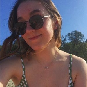 Meet your Posher, Adrianna